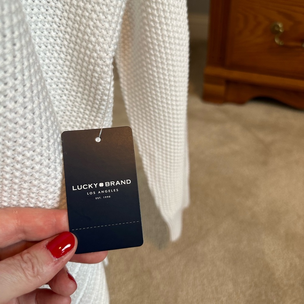 Lucky Brand white “v necked” cotton sweater - Picture 4 of 6